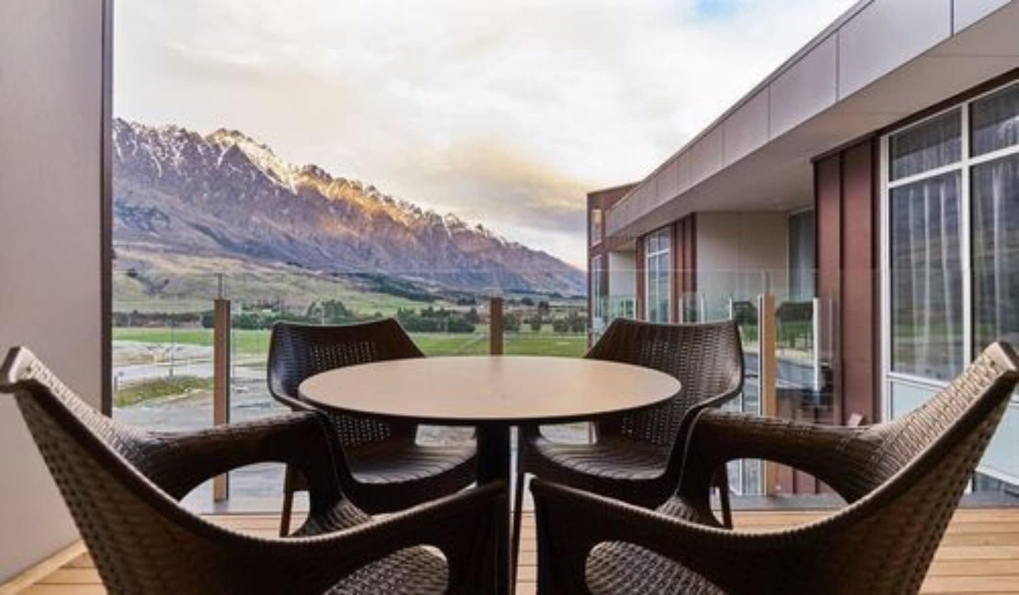 Ramada Suites By Wyndham Queenstown Remarkables Park Exterior foto