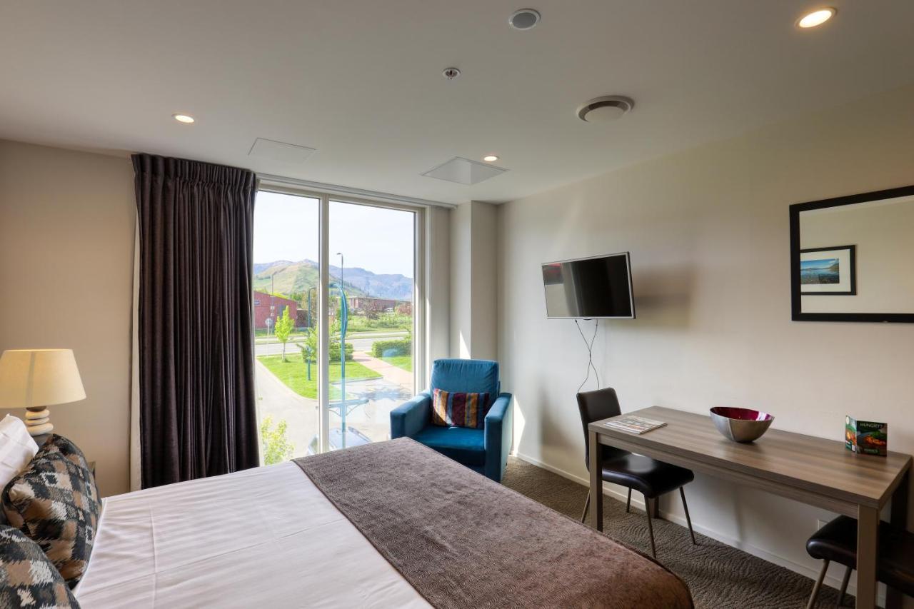 Ramada Suites By Wyndham Queenstown Remarkables Park Exterior foto